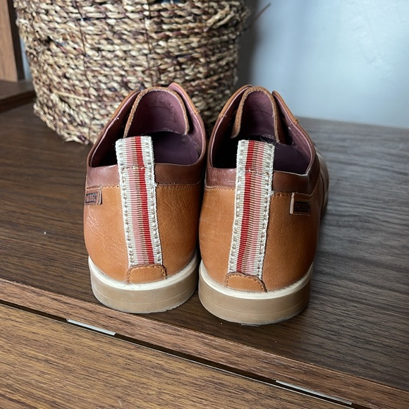 Pikolinos Pyrgos Slip On Laceless Leather Oxfords - Picture 13 of 13